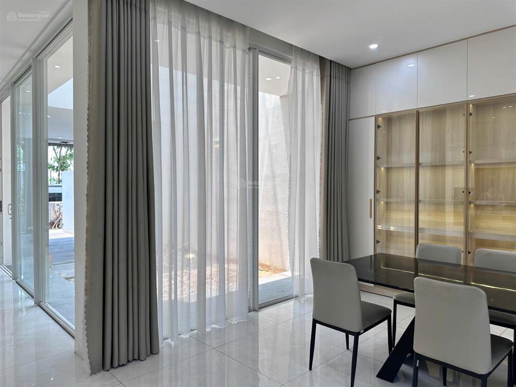 Bán gấp căn biệt thự thăng long 150m2 ngang 7m đ.16m hướng đông nam  3tầng full nội thất cao cấp