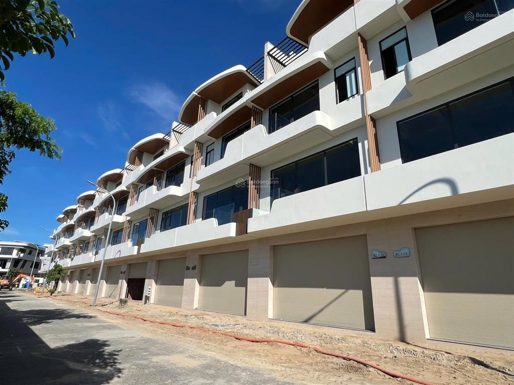 Shb nguyễn lộ trạch dt 109,2m²  dtsd 430m hướng đông nam cơ hội sở hữu căn nổi bật  giá tốt