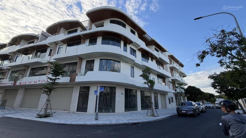Căn 4,5 tầng góc siêu phẩm tại shb  177m2 dtsd 643m2, giá cực rẻ cho nhà đầu tư  0931 975 ***