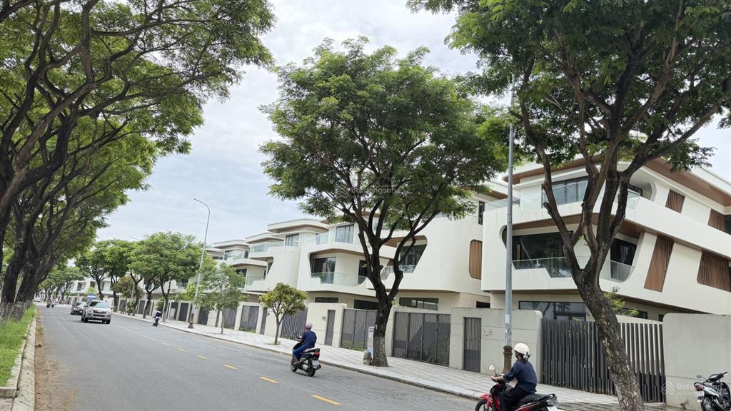Căn shophouse shb 13 tỷ  hóa sơn 8  dt 99m2  giá siêu tốt còn thương lượng  cực tốt