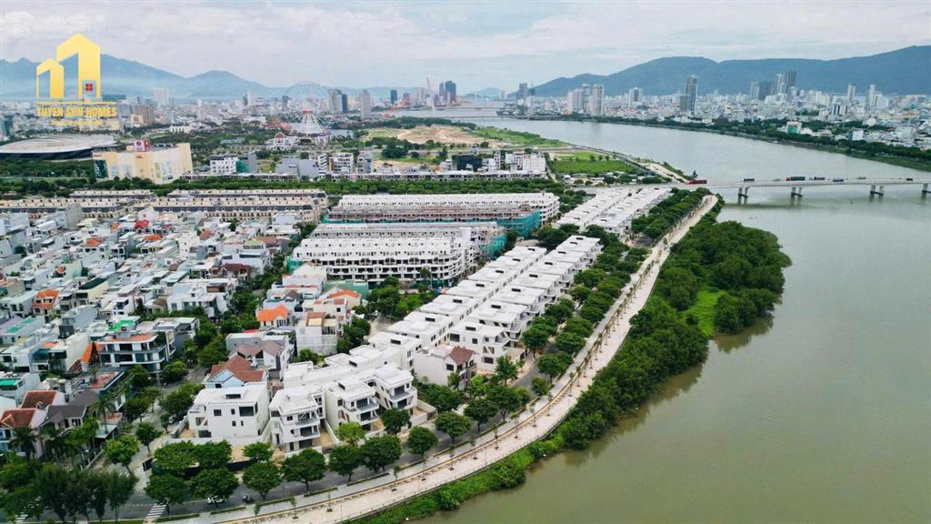 Biệt thự shb mặt sông  đ. thăng long  293m2, 3 tầng cắt lỗ gấp giá cực kỳ rẻ  cách downtown 300m