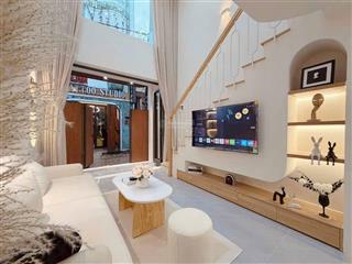 Cho thuê nhà đẹp trần cao vân.