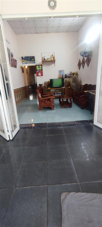 Bán nhà cấp 4, dt 103m2, cách đường tôn đản 30m