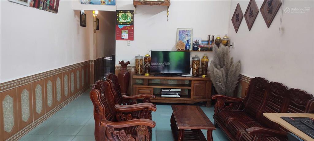 Cho thuê nhà cấp 4, rộng 103 m2, cách đường tôn đản 30 m