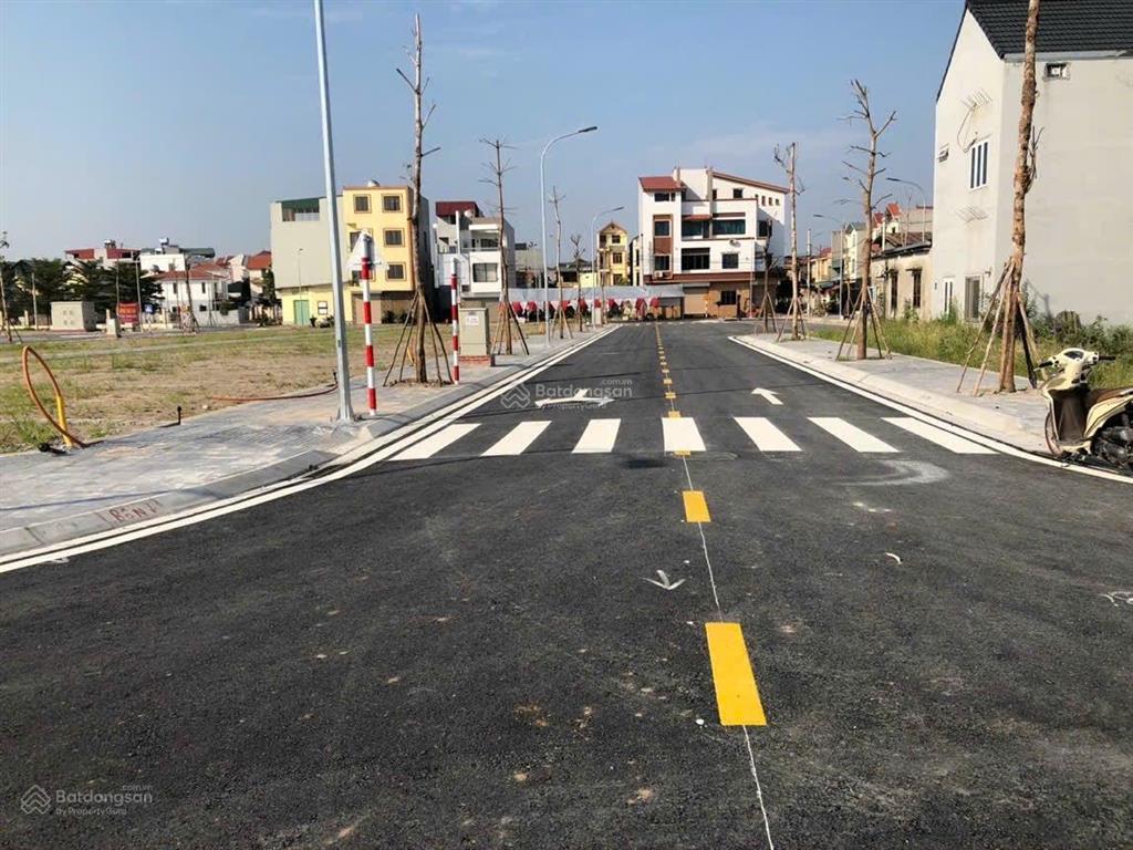 Siêu phẩm 3 mặt thoáng view công viên bãi đỗ xe sát đường liên xã tại đấu giá dục tú