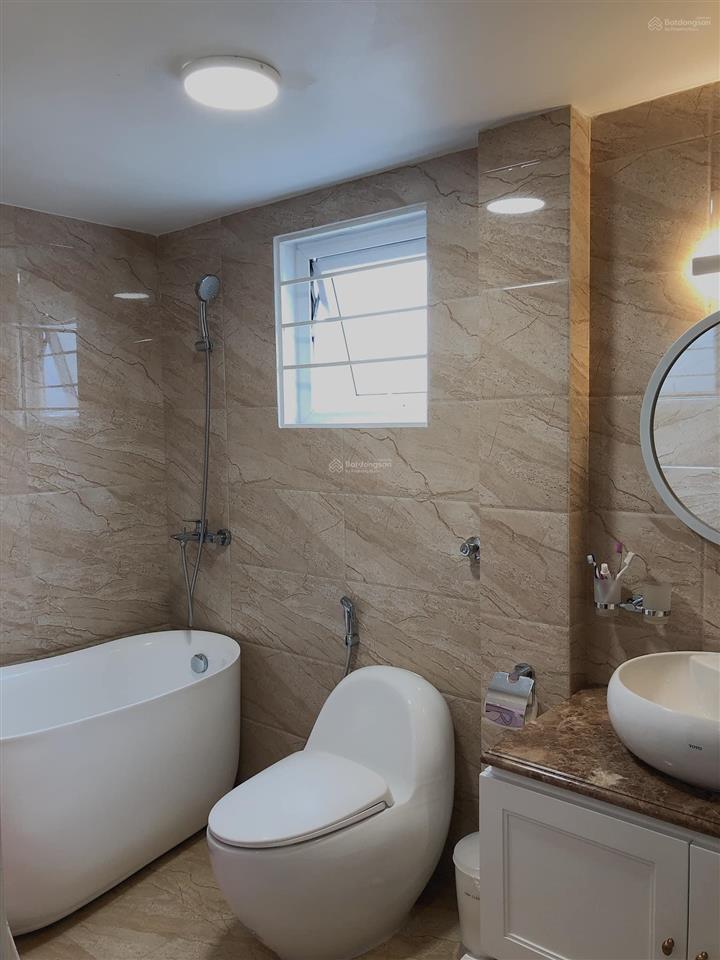 Bán nhà mặt phố hàng cháo, qh ổn định vỉa hè to rộng mặt tiền quyền lực hơn 5m lô góc rất hiếm