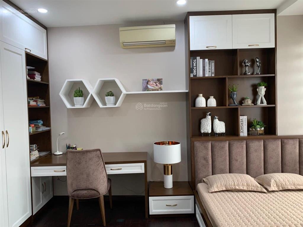 Bán nhà mặt phố hàng cháo, qh ổn định vỉa hè to rộng mặt tiền quyền lực hơn 5m lô góc rất hiếm