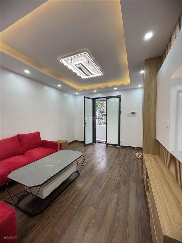 Bán căn tập thể mới đẹp tầng 3 phố quỳnh mai sổ đỏ riêng 54/120m2 đầy đủ công năng giá 5.3 tỷ