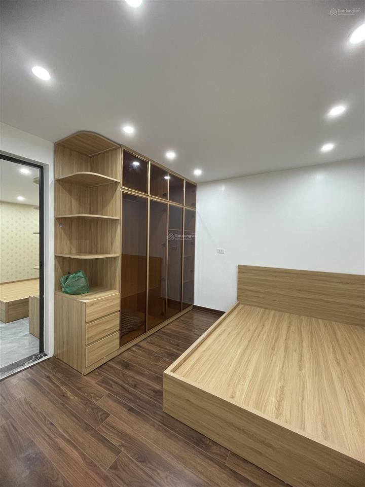 Bán căn tập thể mới đẹp tầng 3 phố quỳnh mai sổ đỏ riêng 54/120m2 đầy đủ công năng giá 5.3 tỷ