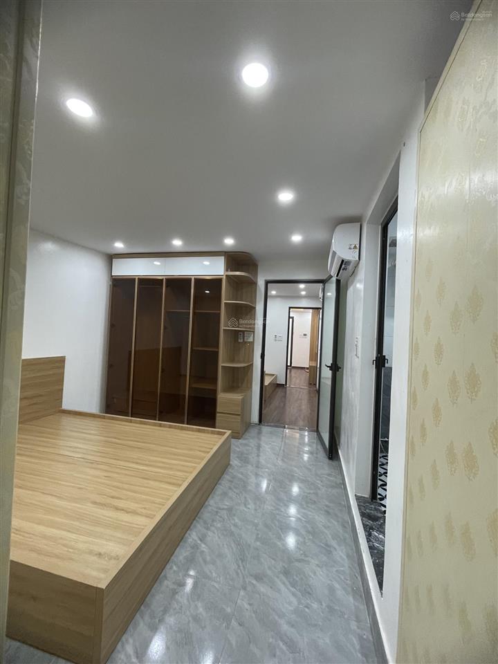 Bán căn tập thể mới đẹp tầng 3 phố quỳnh mai sổ đỏ riêng 54/120m2 đầy đủ công năng giá 5.3 tỷ