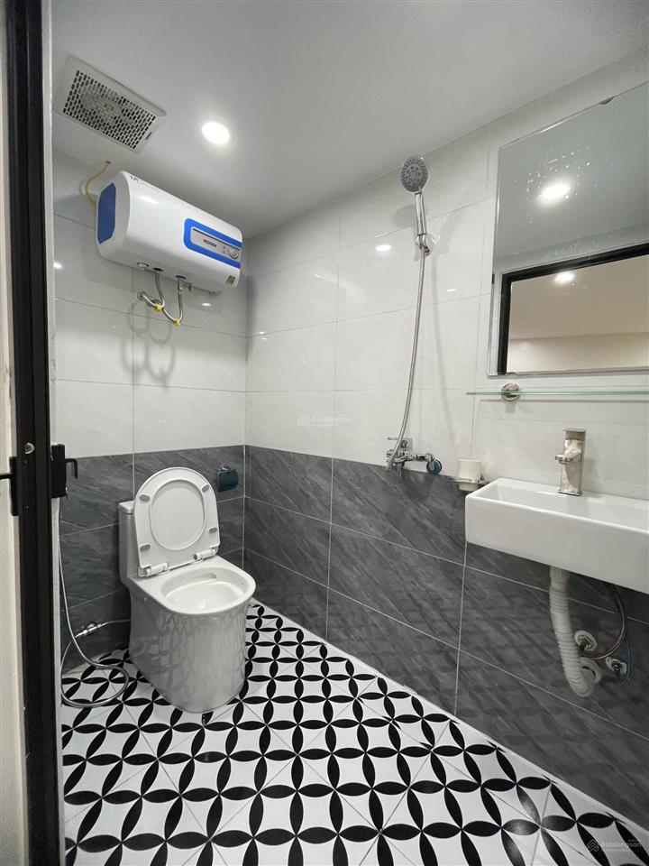 Bán căn tập thể mới đẹp tầng 3 phố quỳnh mai sổ đỏ riêng 54/120m2 đầy đủ công năng giá 5.3 tỷ