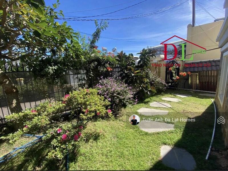 Bán biệt thự góc 2 mặt tiền triệu việt vương đà lạt đã hoàn công mặt tiền rộng 21m, giá 22 tỷ