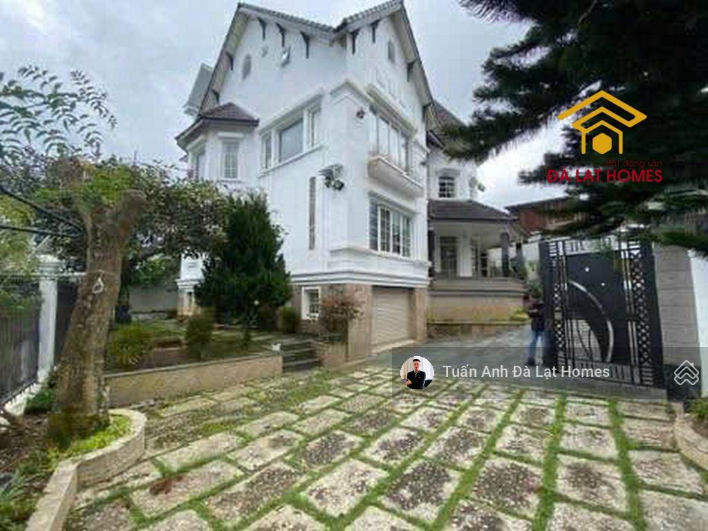 Bán biệt thự góc 2 mặt tiền triệu việt vương đà lạt đã hoàn công mặt tiền rộng 21m, giá 22 tỷ