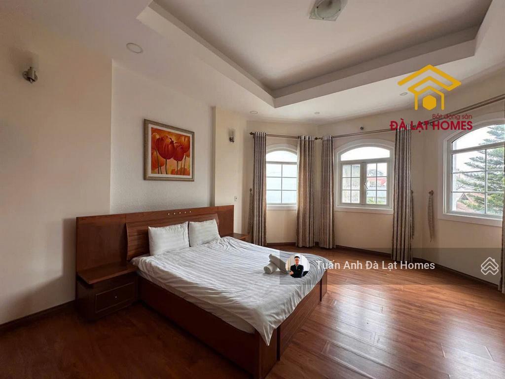 Bán biệt thự góc 2 mặt tiền triệu việt vương đà lạt đã hoàn công mặt tiền rộng 21m, giá 22 tỷ