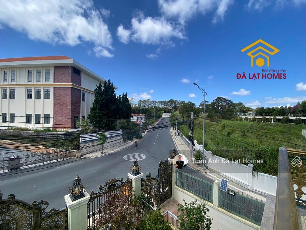 Bán villa tân cổ điển 2 mặt tiền khu đồi trà sát sân golf đồi cù view đẹp không che chắn