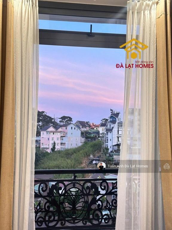 Bán khách sạn lê hồng phong đà lạt thiết kế đẹp, có thang máy 13 phòng full nội thất đã hoàn công