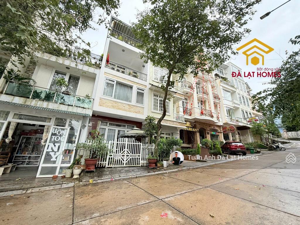 Bán nhà kqh golf valley trung tâm đà lạt gần haus dalat đi bộ ra hồ xuân hương 84m2 giá rẻ 15 tỷ