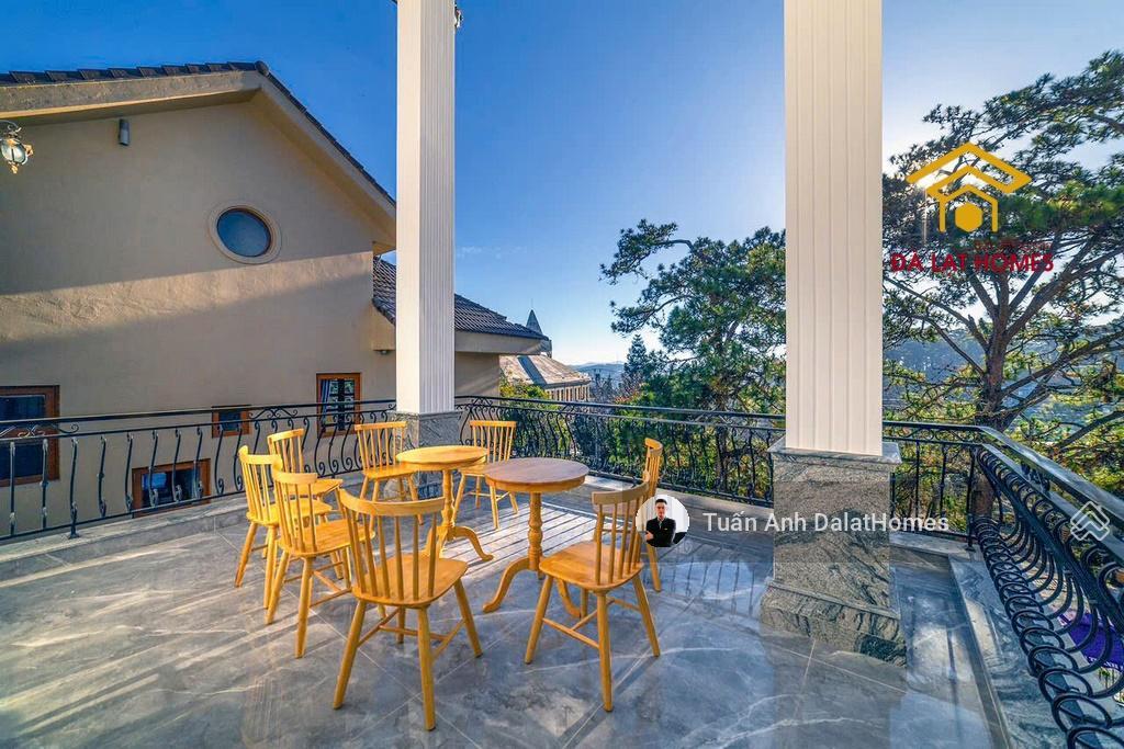 Bán khách sạn mặt tiền triệu việt vương đà lạt hơn 1700m2 dt sàn, 33 phòng, sát dinh bảo đại