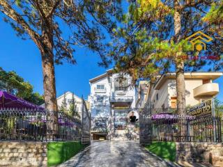 Bán khách sạn mặt tiền triệu việt vương đà lạt hơn 1700m2 dt sàn, 33 phòng, sát dinh bảo đại