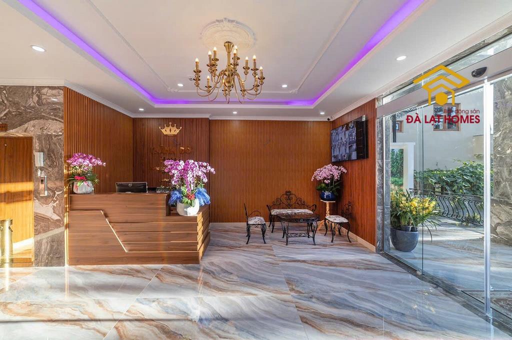 Bán khách sạn mặt tiền triệu việt vương đà lạt hơn 1700m2 dt sàn, 33 phòng, sát dinh bảo đại