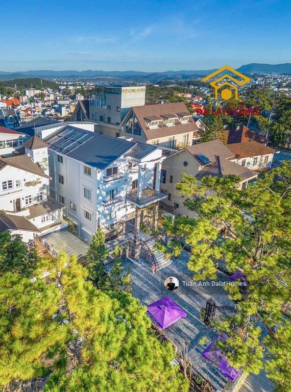 Bán khách sạn mặt tiền triệu việt vương đà lạt hơn 1700m2 dt sàn, 33 phòng, sát dinh bảo đại