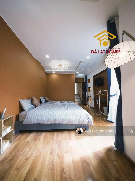 Cách hồ xuân hương chỉ 200m biệt thự hồ tùng mậu sau lưng quảng trường ngắm view hồ siêu hiếm 16 tỷ