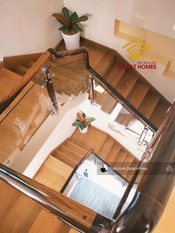 Cách hồ xuân hương chỉ 200m biệt thự hồ tùng mậu sau lưng quảng trường ngắm view hồ siêu hiếm 16 tỷ