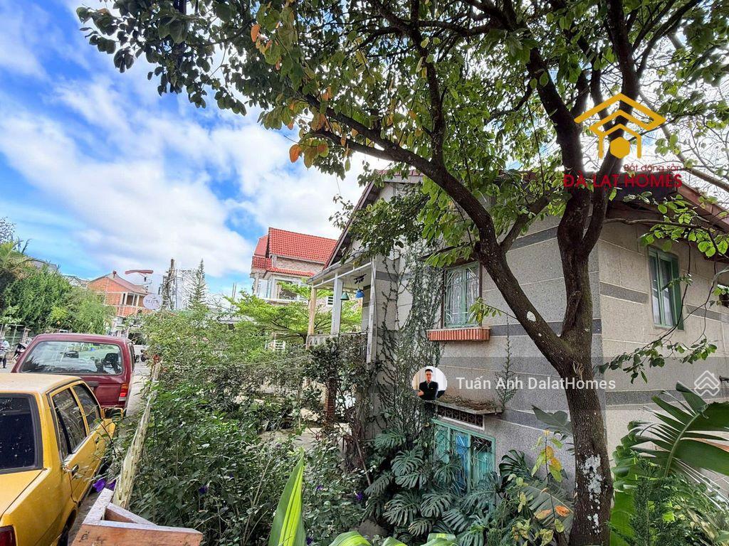 Bán căn nhà xưa góc 2 mặt tiền yersin, 300m² full thổ cư ngang 23m đi bộ ra hồ xuân hương vài phút