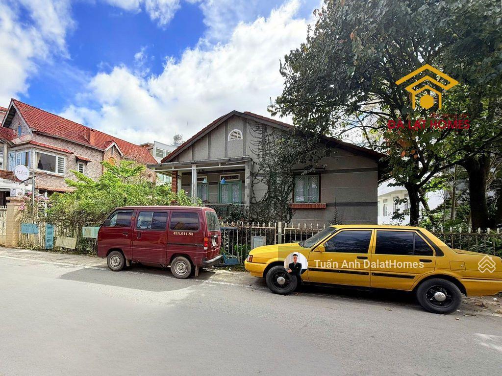 Bán căn nhà xưa góc 2 mặt tiền yersin, 300m² full thổ cư ngang 23m đi bộ ra hồ xuân hương vài phút