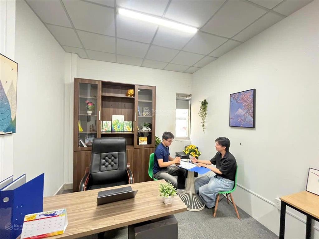 Văn phòng riêng trọn gói 2 triệu cho giám đốc