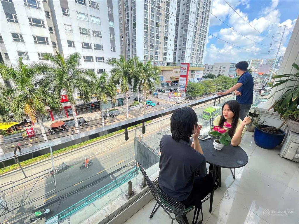 Văn phòng cho 5 người, giá trọn gói chỉ 4 triệu bao điện nước wifi, sẵn bàn ghế, vào làm ngay