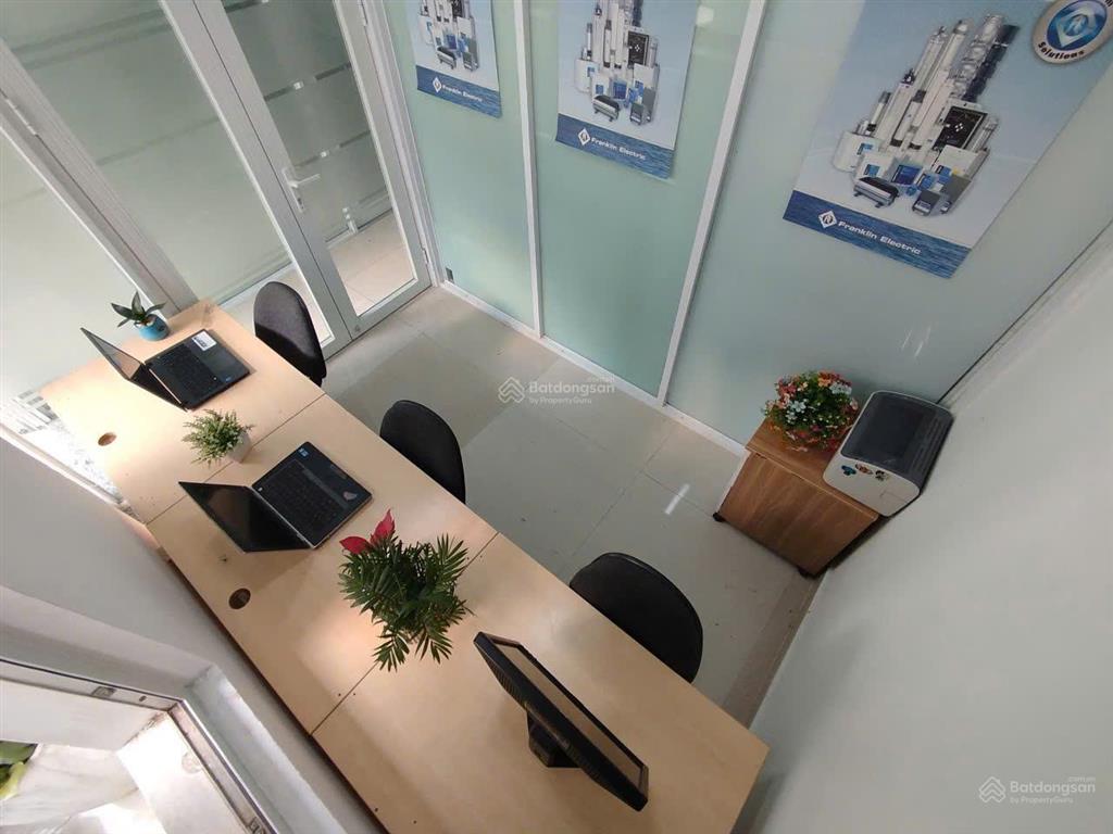 Văn phòng riêng giá trọn gói 3 triệu có cửa sổ, sẵn bàn ghế vào làm ngay