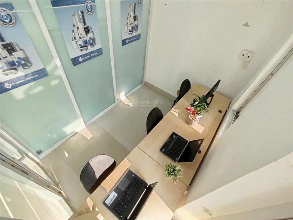 Văn phòng riêng giá trọn gói 3 triệu có cửa sổ, sẵn bàn ghế vào làm ngay