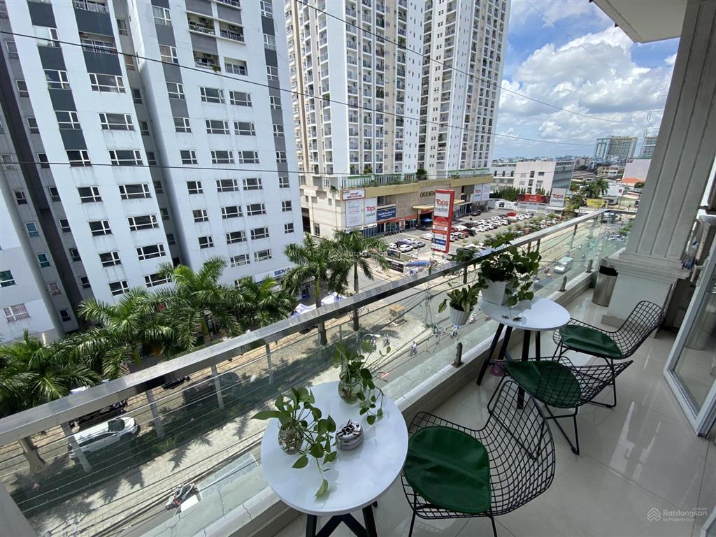 Văn phòng sát ban công 10m2 cho 3 người  miễn phí đặt cọc thuê linh hoạt