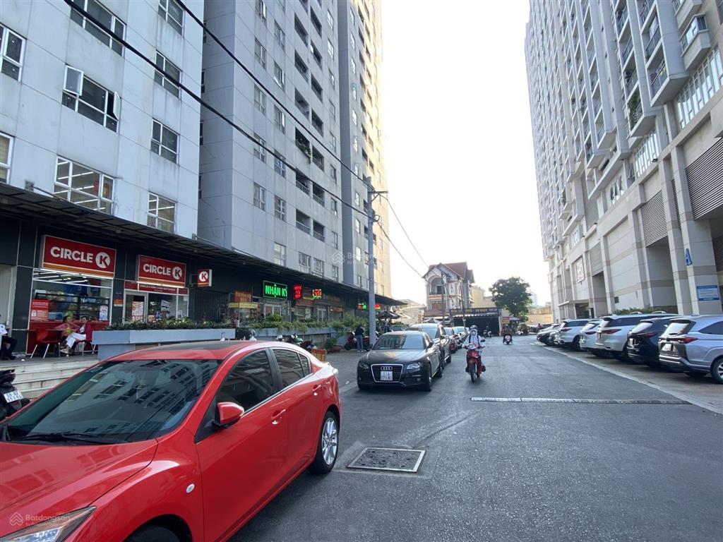 Văn phòng sát ban công 10m2 cho 3 người  miễn phí đặt cọc thuê linh hoạt