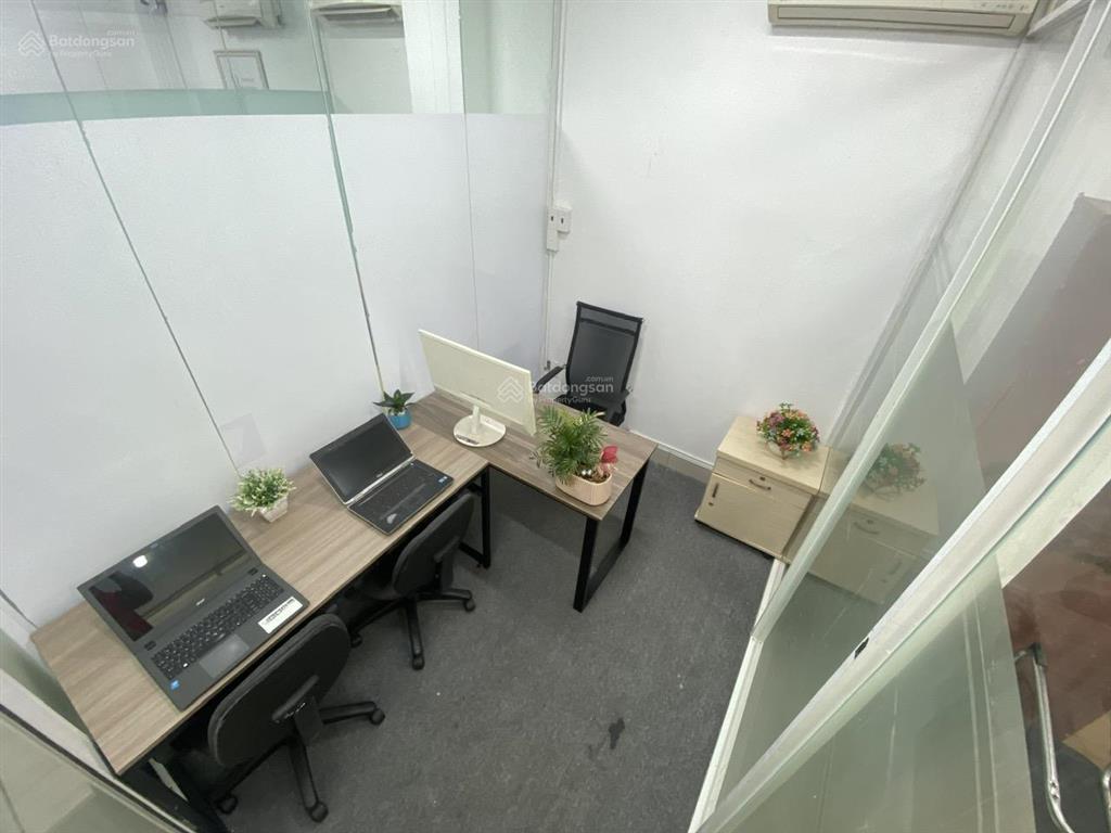 Văn phòng chuyên nghiệp cho nhóm 3 người vào làm ngay, miễn phí đặt cọc