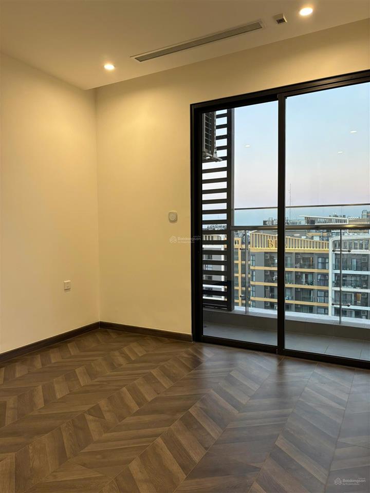 Căn 2 phòng ngủ căn góc kính cường cong the opus one, vinhomes grand park, trực diện công viên