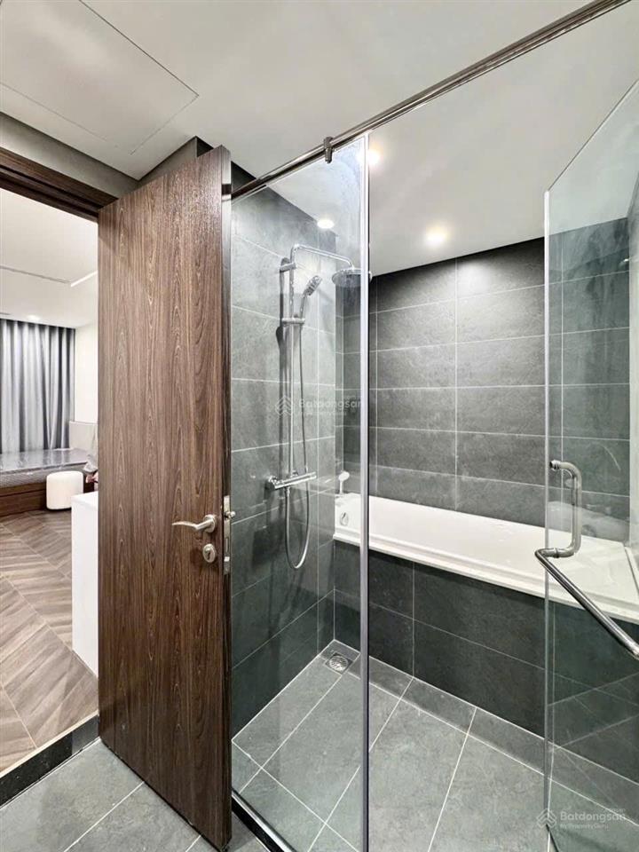 Cho thuê căn 3pn2wc, full nt luxury, view trực diện cv 36ha, pháo hoa, sông, tầng