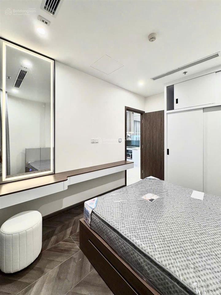 Cho thuê căn 3pn2wc, full nt luxury, view trực diện cv 36ha, pháo hoa, sông, tầng