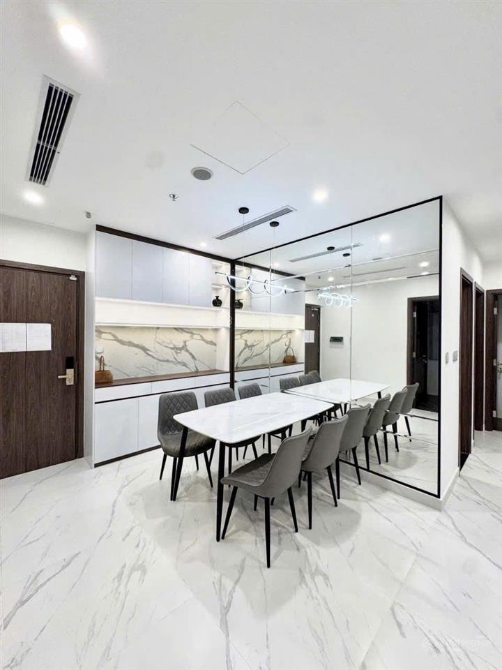 Cho thuê căn 3pn2wc, full nt luxury, view trực diện cv 36ha, pháo hoa, sông, tầng