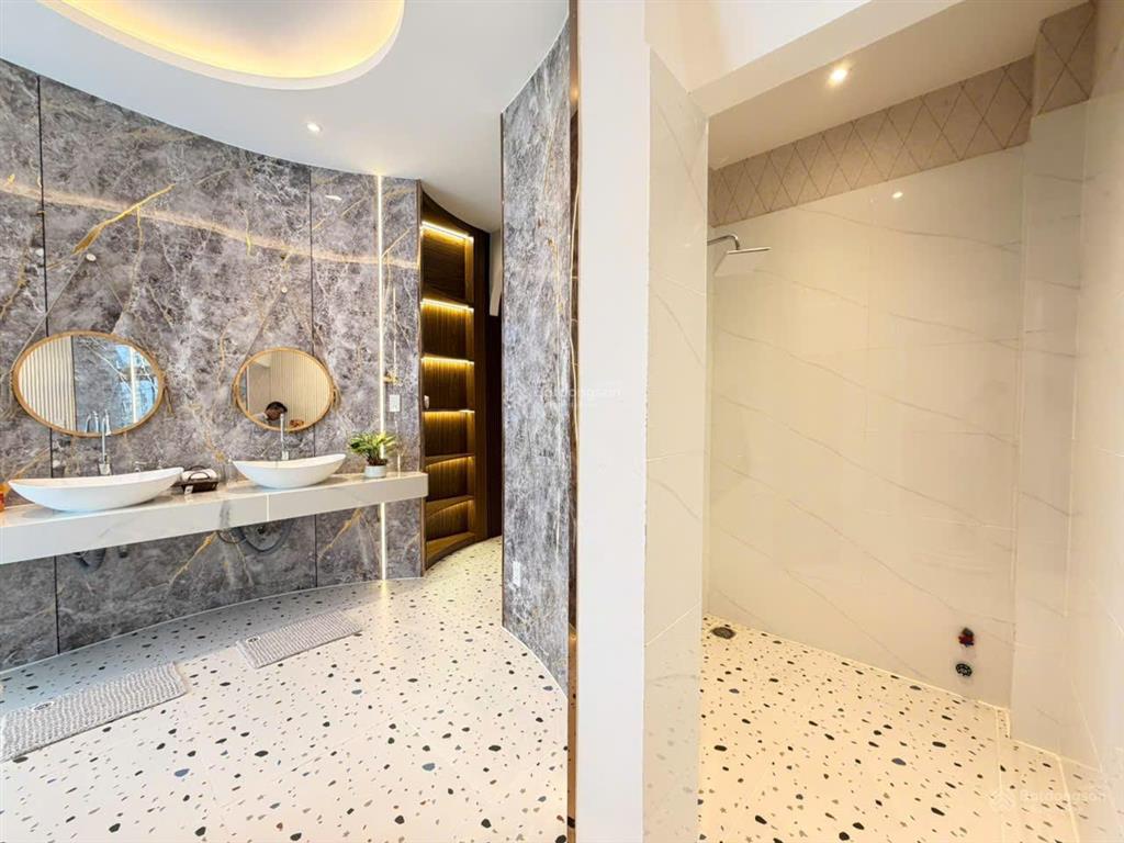 Chính chủ cần bán nhà mặt phố tại trần thị trọng, giá 17,9 tỷ, dt 80m2, hàng hiếm tại tân bình