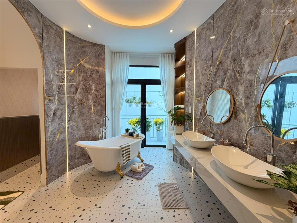 Chính chủ cần bán nhà mặt phố tại trần thị trọng, giá 17,9 tỷ, dt 80m2, hàng hiếm tại tân bình
