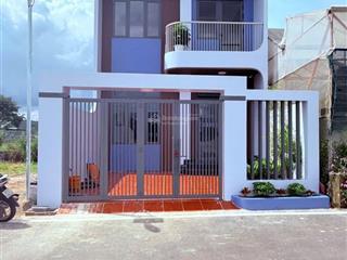 Bán nhà 1 trệt 1 lầu đức trọng full thổ cư, ô tô vào, gần sân bay, khu vip giá tốt ở ngay hôm nay!