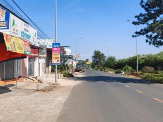 Bán nhà phố đẹp mặt tiền ql 27 xã đức trọng, lâm đồng, chỉ 2,7 tỷ cách sân bay chỉ 1 km, gần chợ