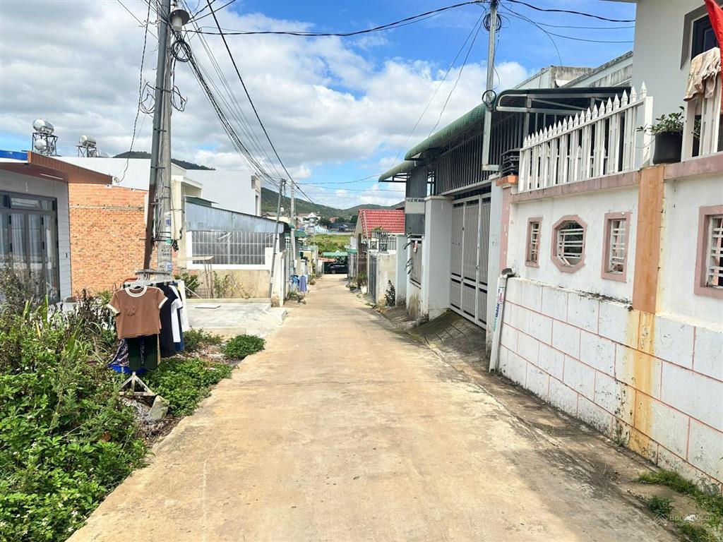 Đất thổ cư đức trọng, lâm đồng, gần sân bay liên khương giá tốt cho anh chị an cư.