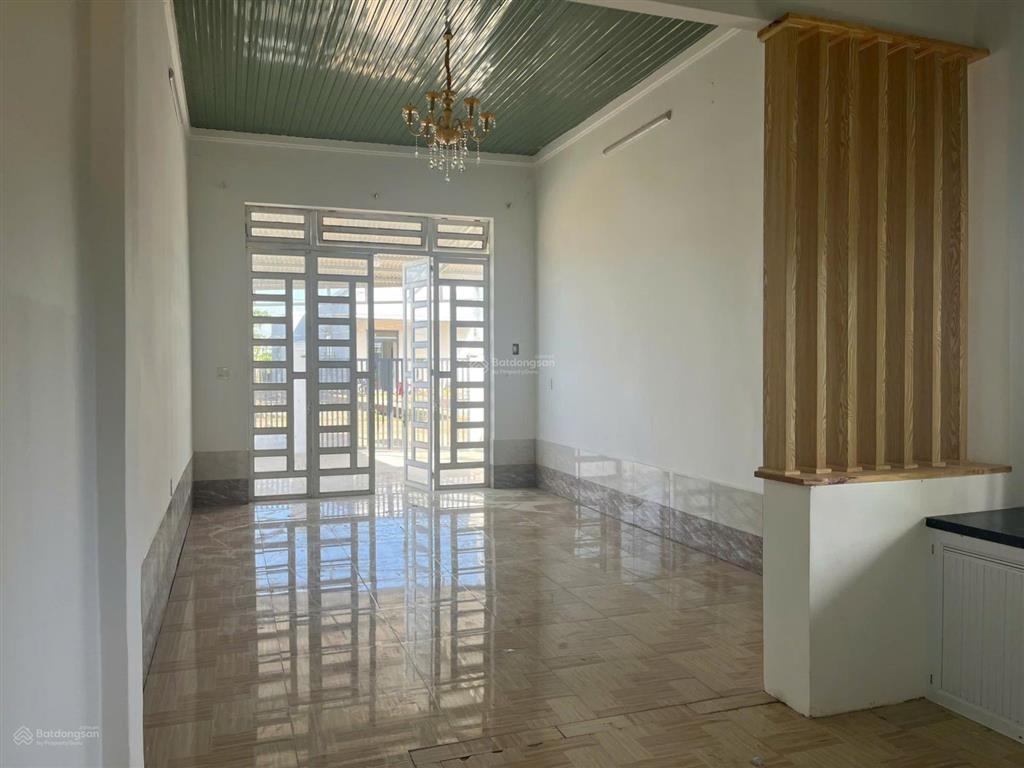 Bán nhà đẹp sau lưng trường học tân hội, lâm đồng chỉ 1,35 tỷ, gần mọi tiện ích. dt 268 m2, shr.
