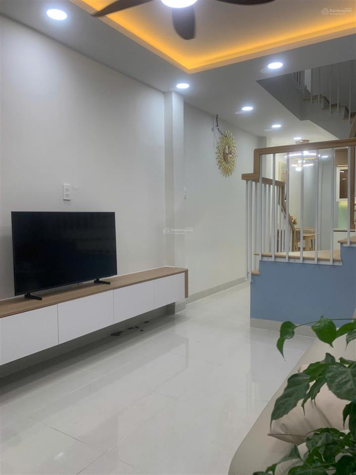 Bán nhà gần chợ bình tây, đường hậu giang, quận 6  dt3x11m  trệt 2 lầu. giá 5,6 tỷ