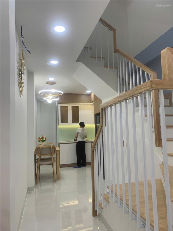 Bán nhà gần chợ bình tây, đường hậu giang, quận 6  dt3x11m  trệt 2 lầu. giá 5,6 tỷ