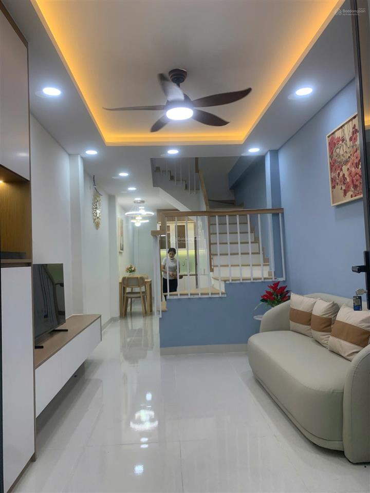 Bán nhà gần chợ bình tây, đường hậu giang, quận 6  dt3x11m  trệt 2 lầu. giá 5,6 tỷ