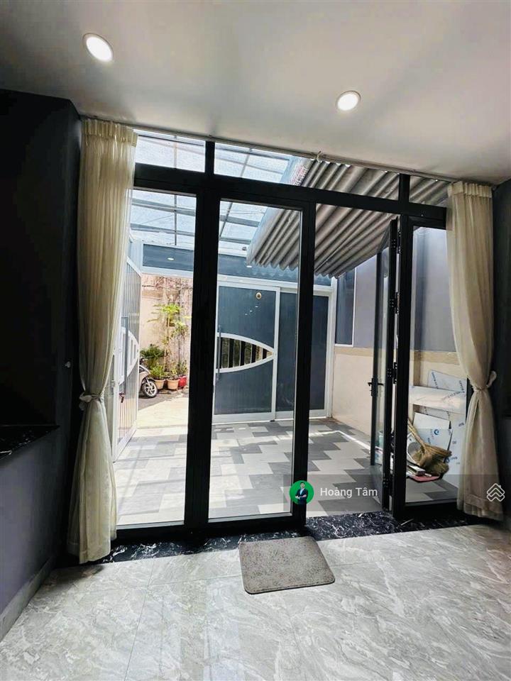 Bán nhà nở hậu hxh 5m an dương vương, quận 5. dt 5.7x15m. 2 tầng full nội thất, giá 13.3 tỷ